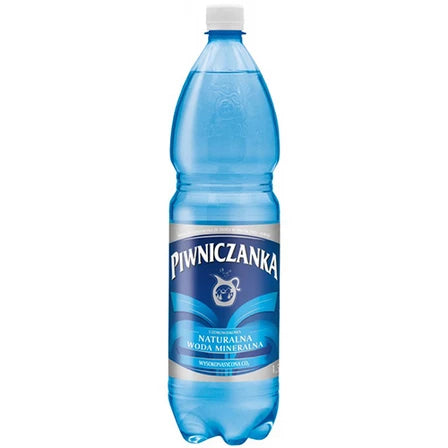 PIWNICZANKA Naturalna woda mineralna gazowana 1.5 L